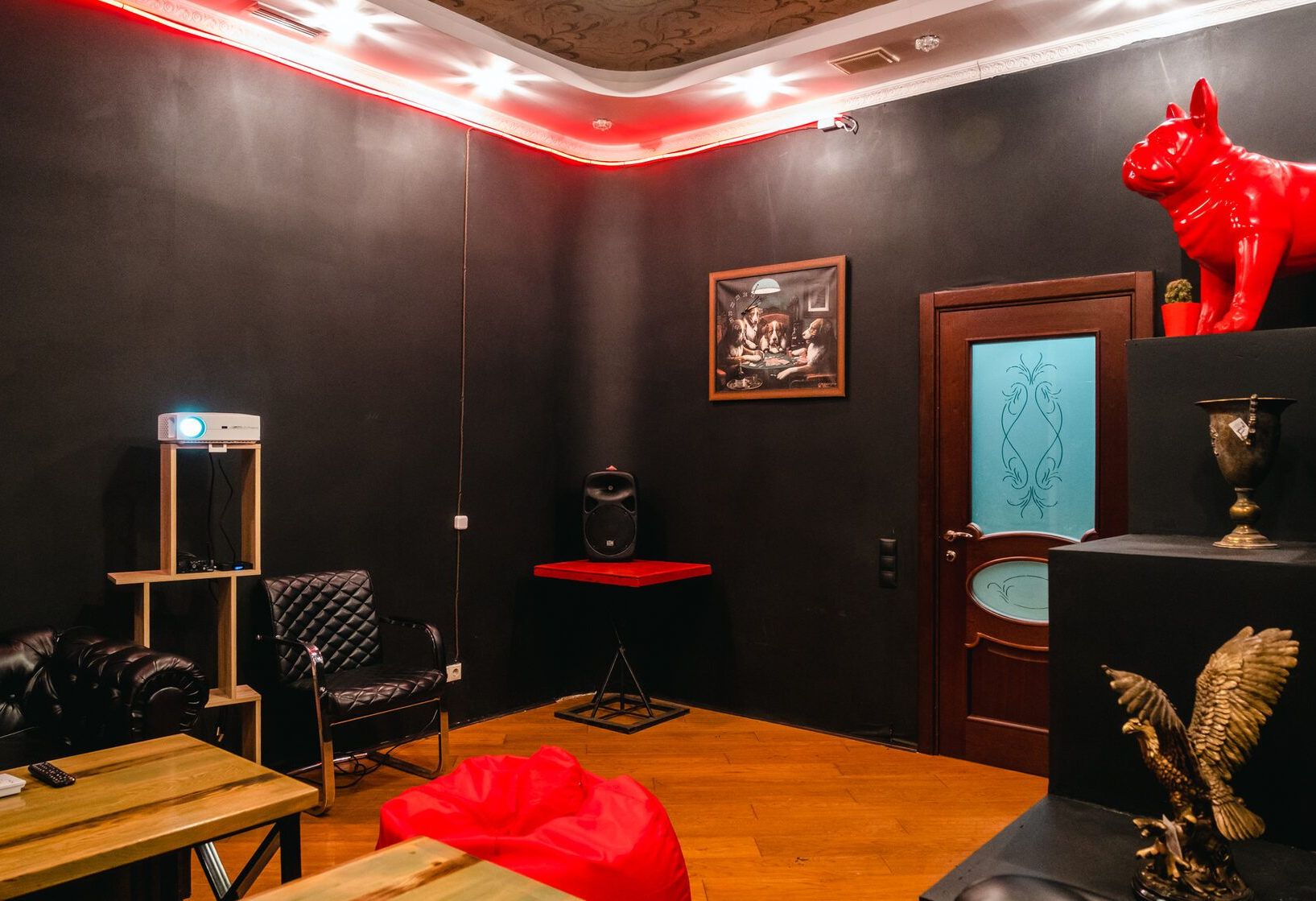 Кинолофт с лаунж зоной и веранды на крыше