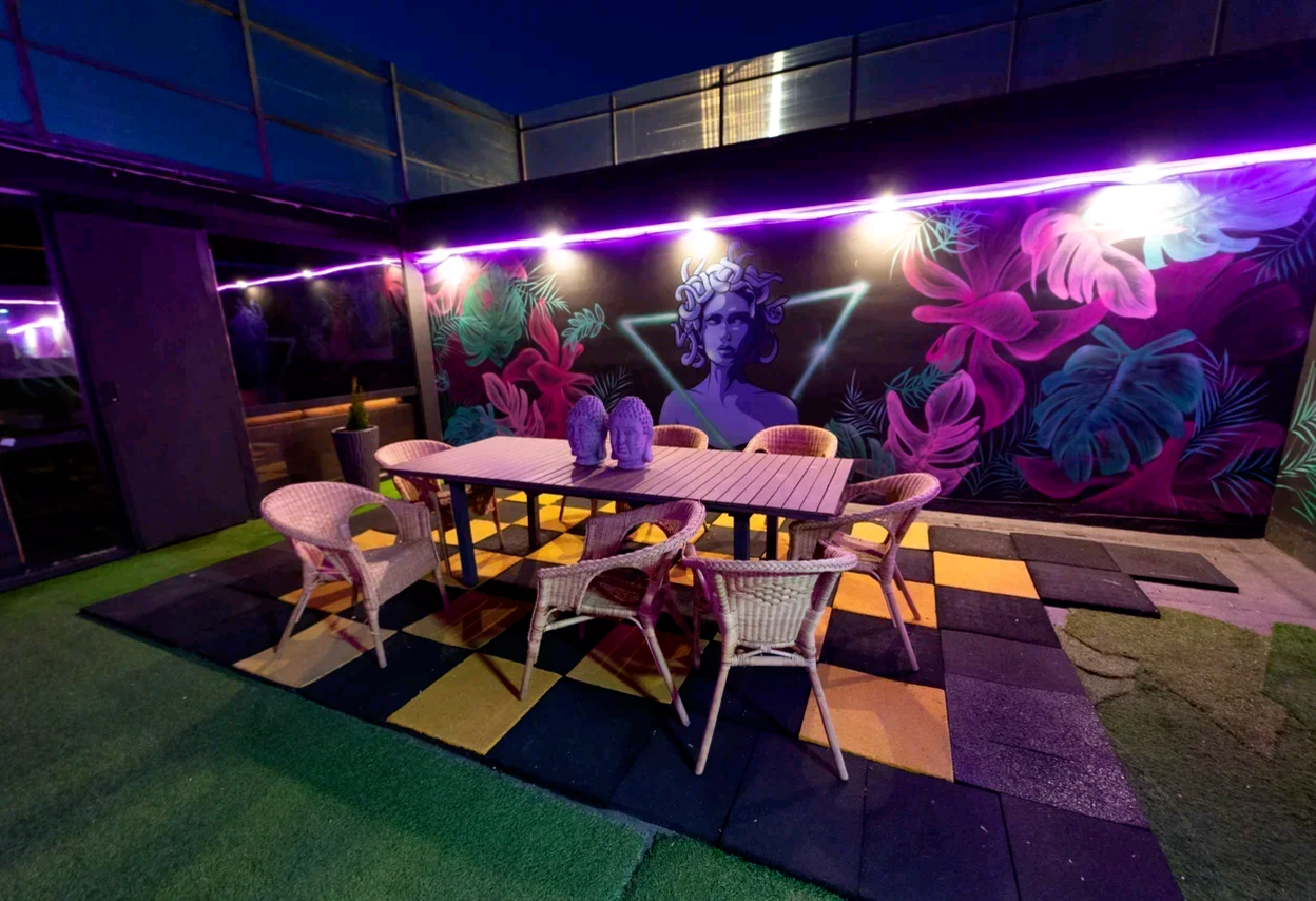 Терраса кинолофта в центре Москвы