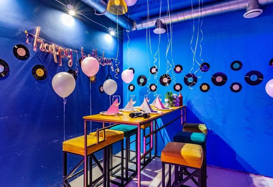 Караоке и развлекательные игры в лофте