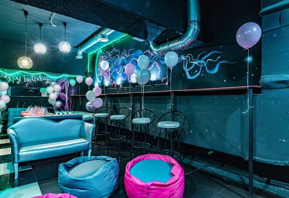 Зона для караоке в лофте