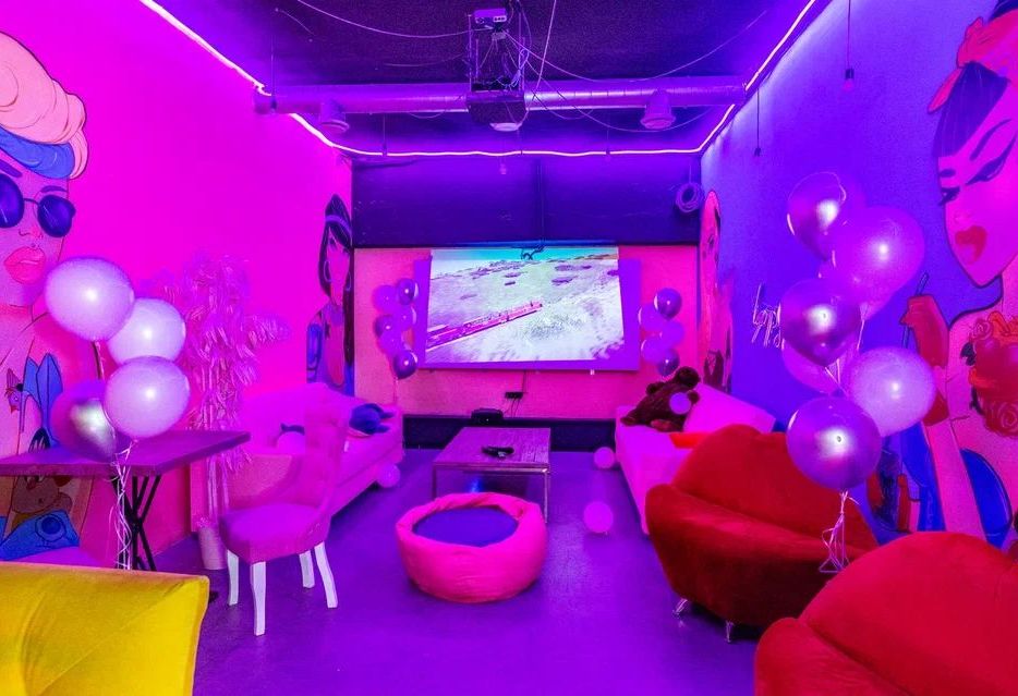 Проектор и музыкальная система