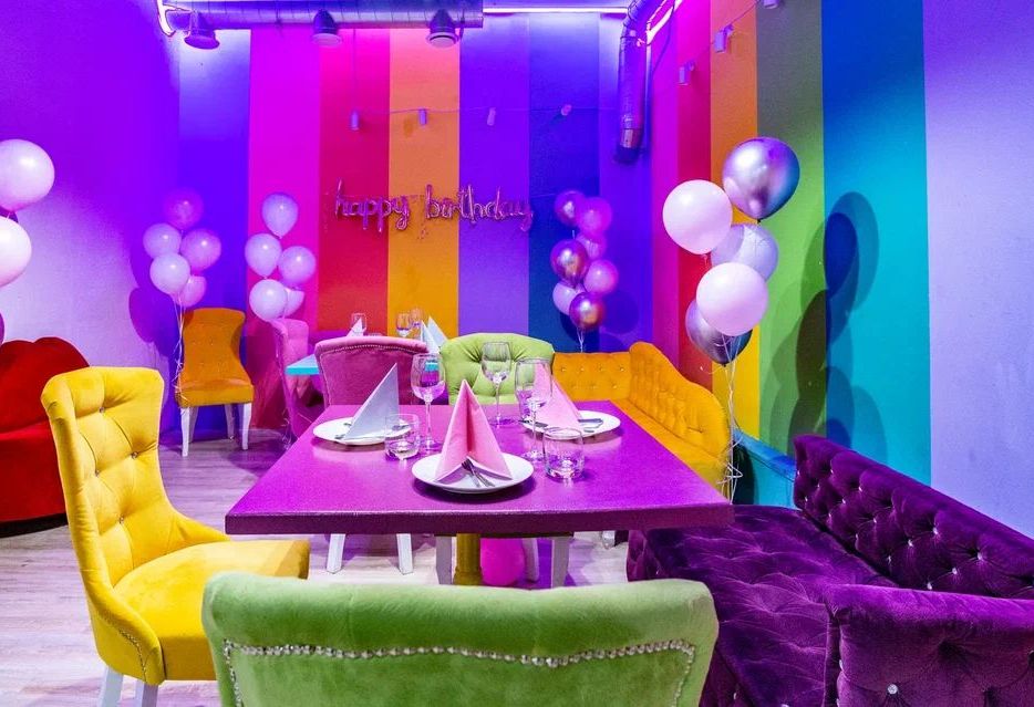 Музыкальная система в лофте для вечеринок