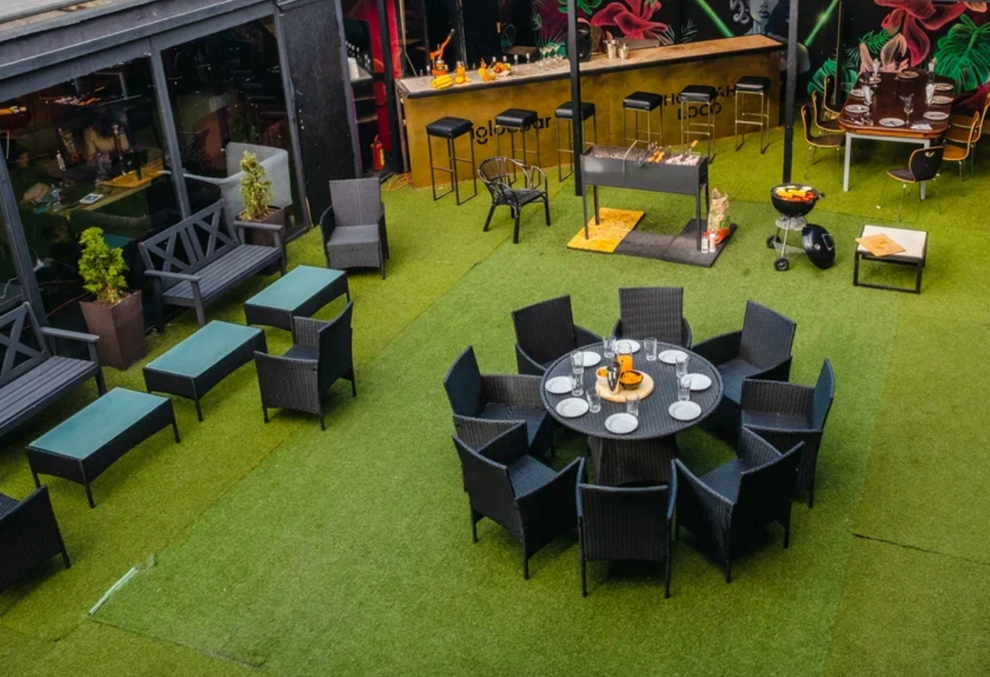 Античные статуи в лофте в Москве