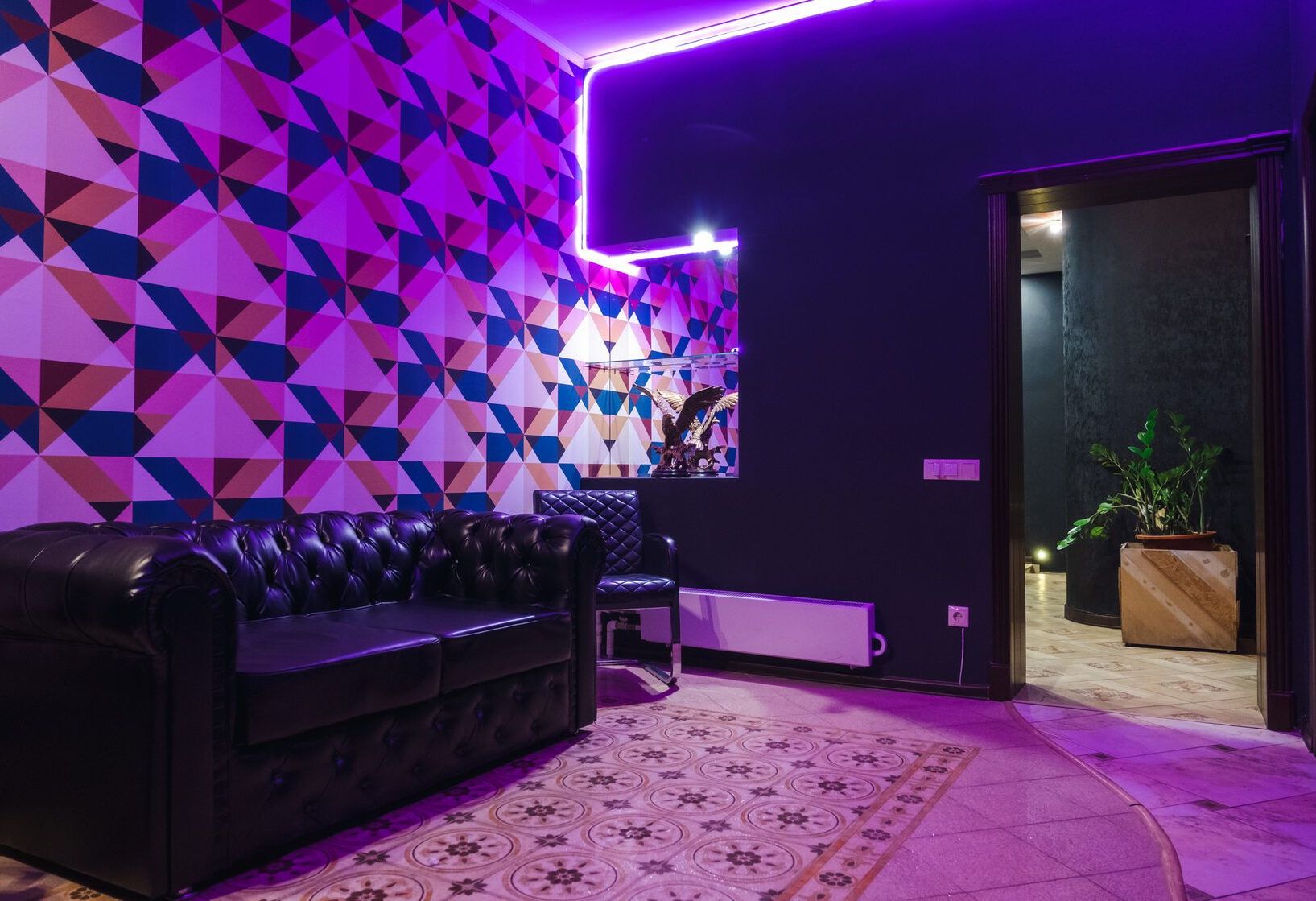 Современный лофт на Бауманской с панорамными окнами