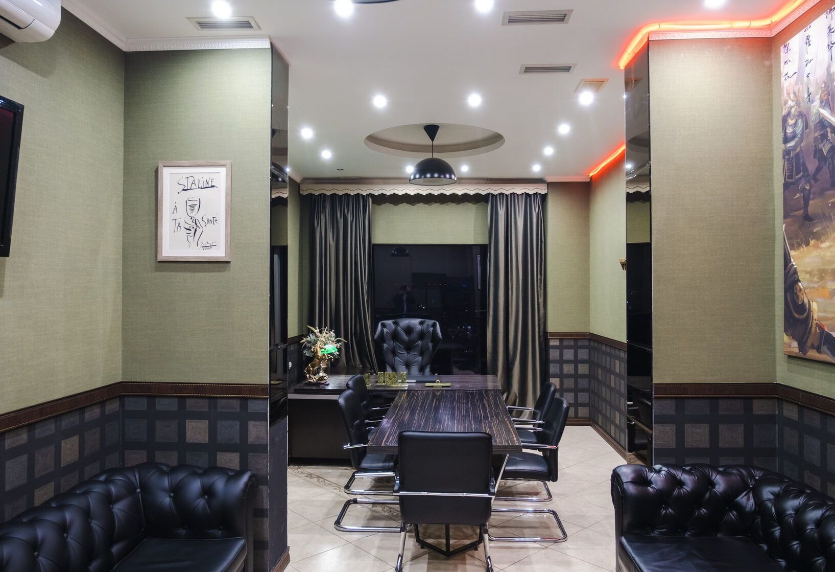 Обустроенная веранда на крыше лофта