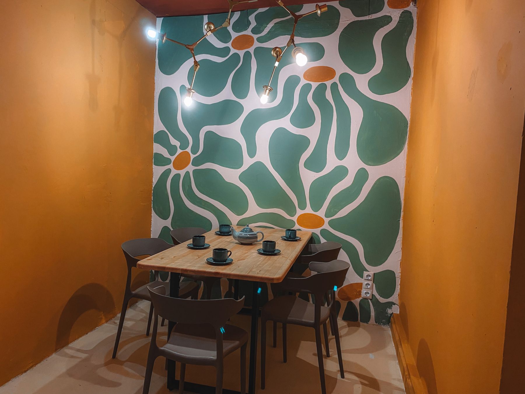 Аудиосистема и телевизор в лофте Охра