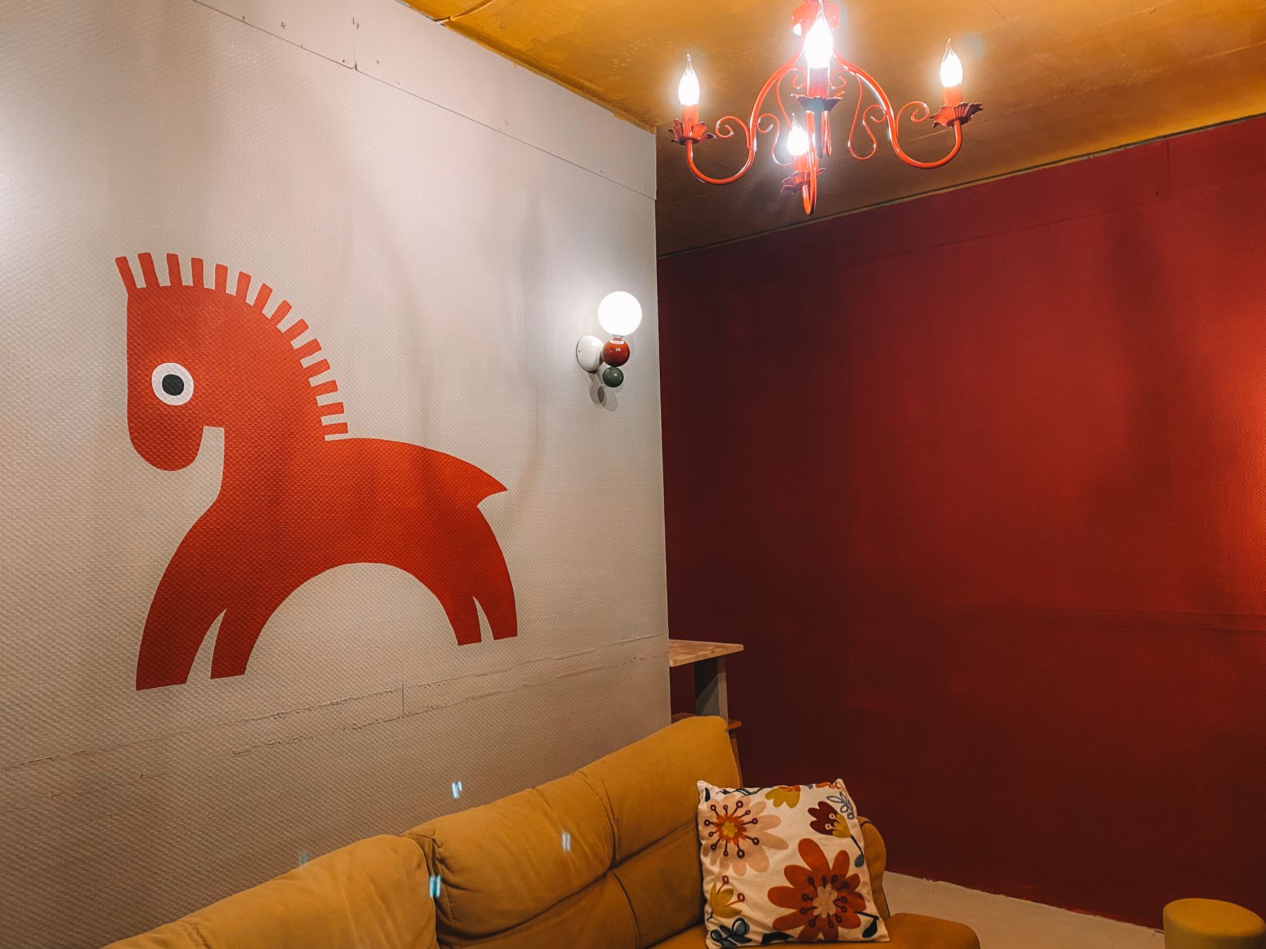 Атмосфера лофта Скарлет для вечеринок