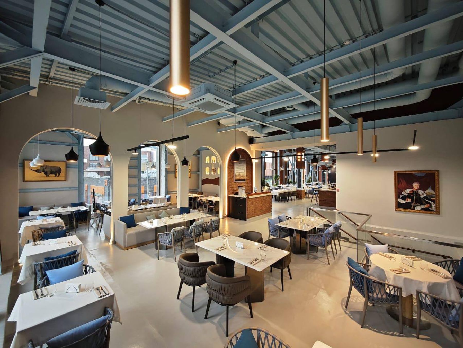 Современное оборудование в банкетном зале