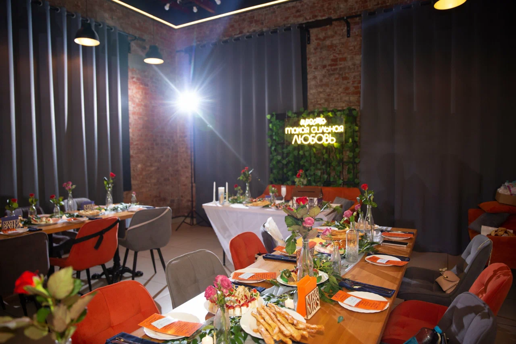 Стильный дизайн лофта для организации событий