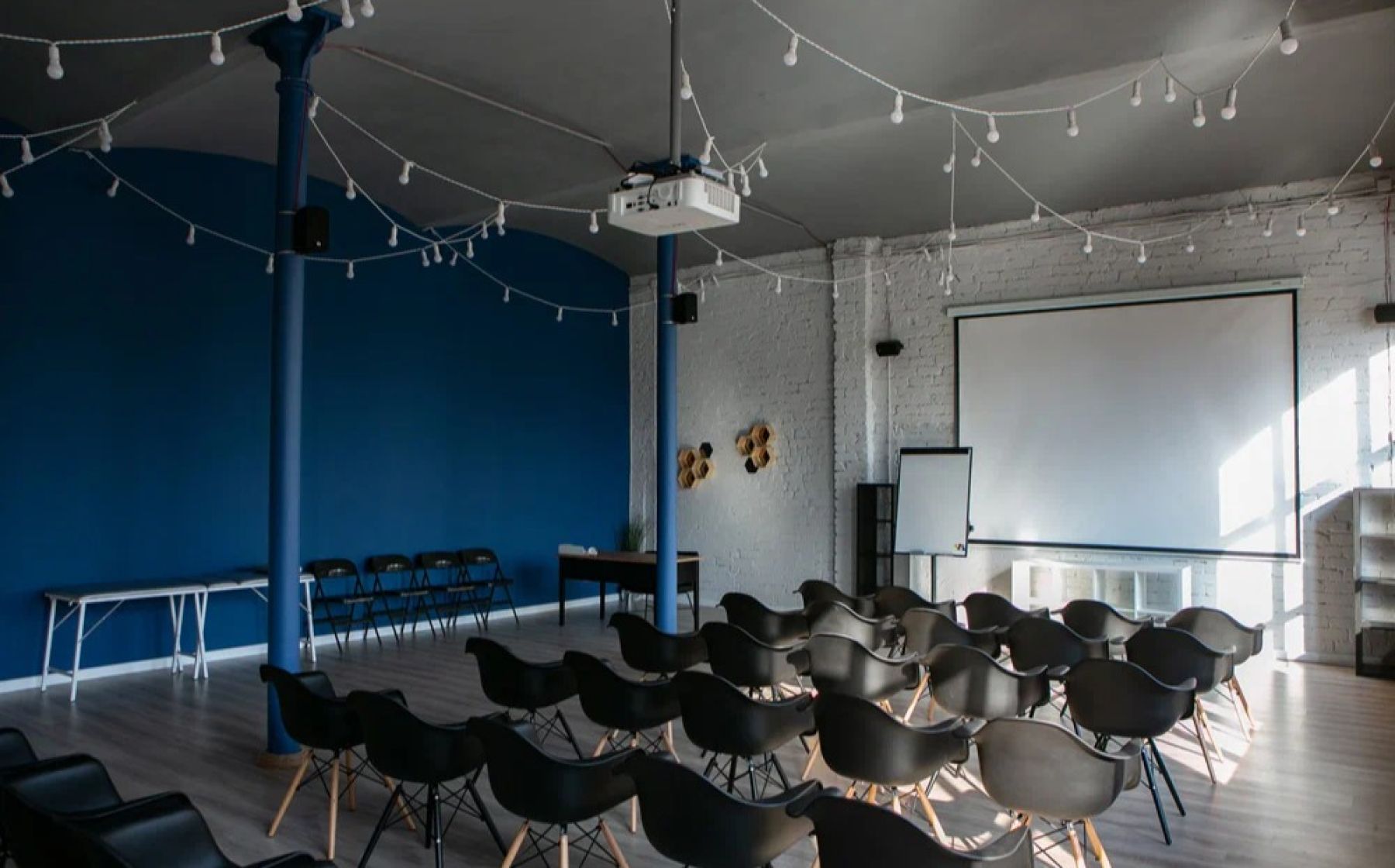 Интерьер лофта Презент