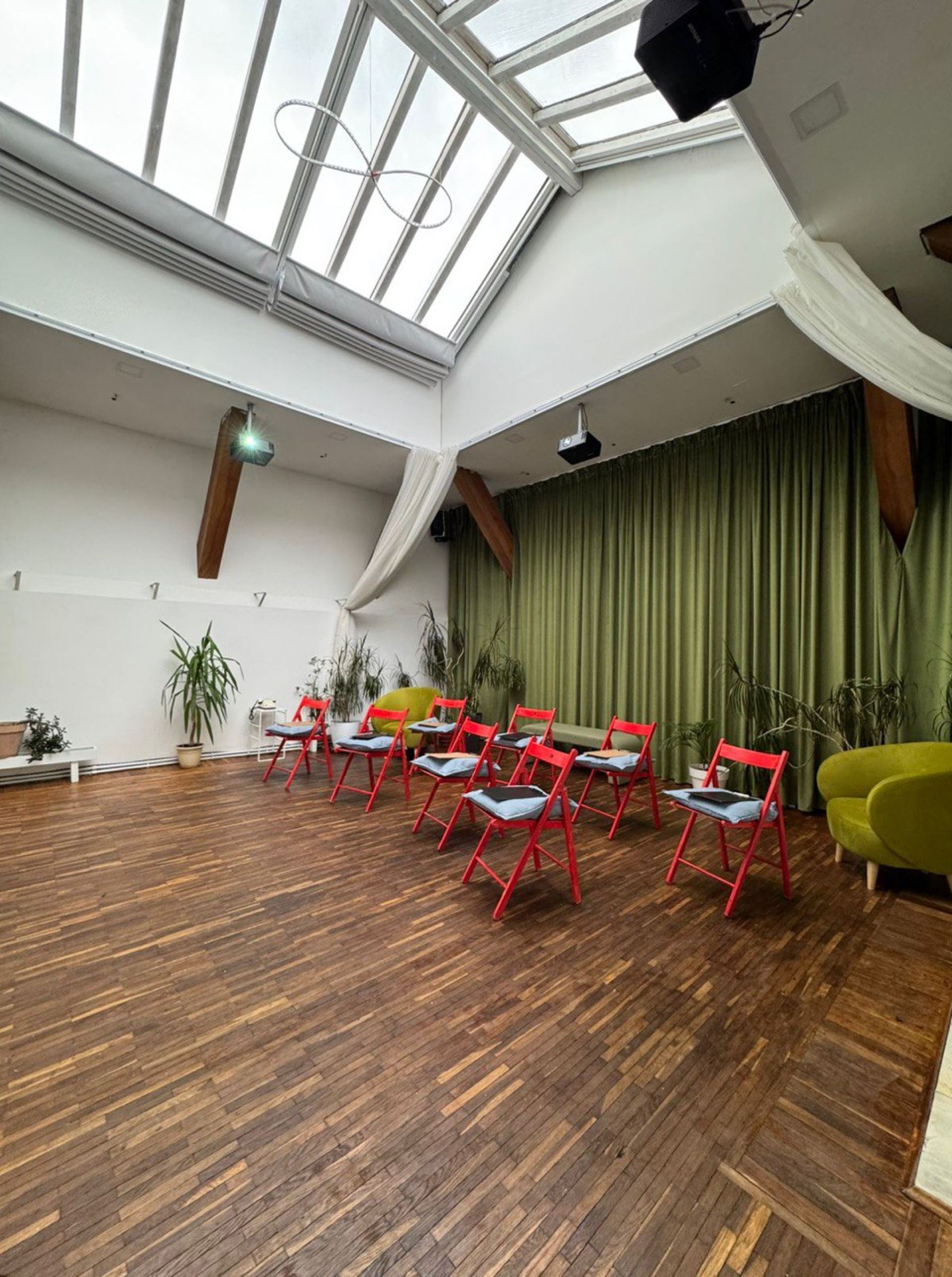 Современный интерьер лофта на Сретенском бульваре