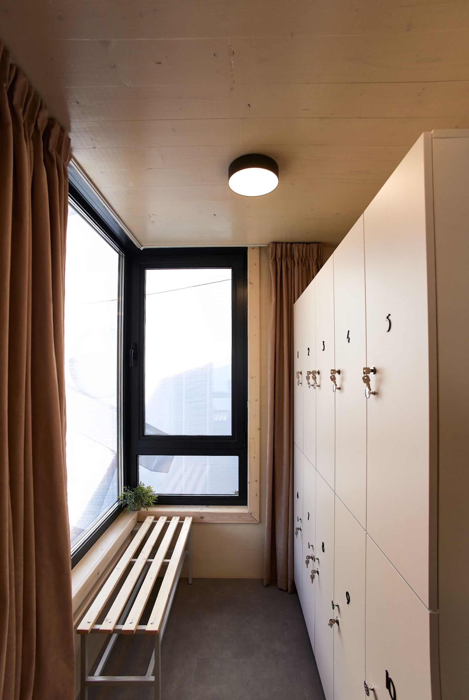 Современный зал для йоги и концертов в центре Москвы