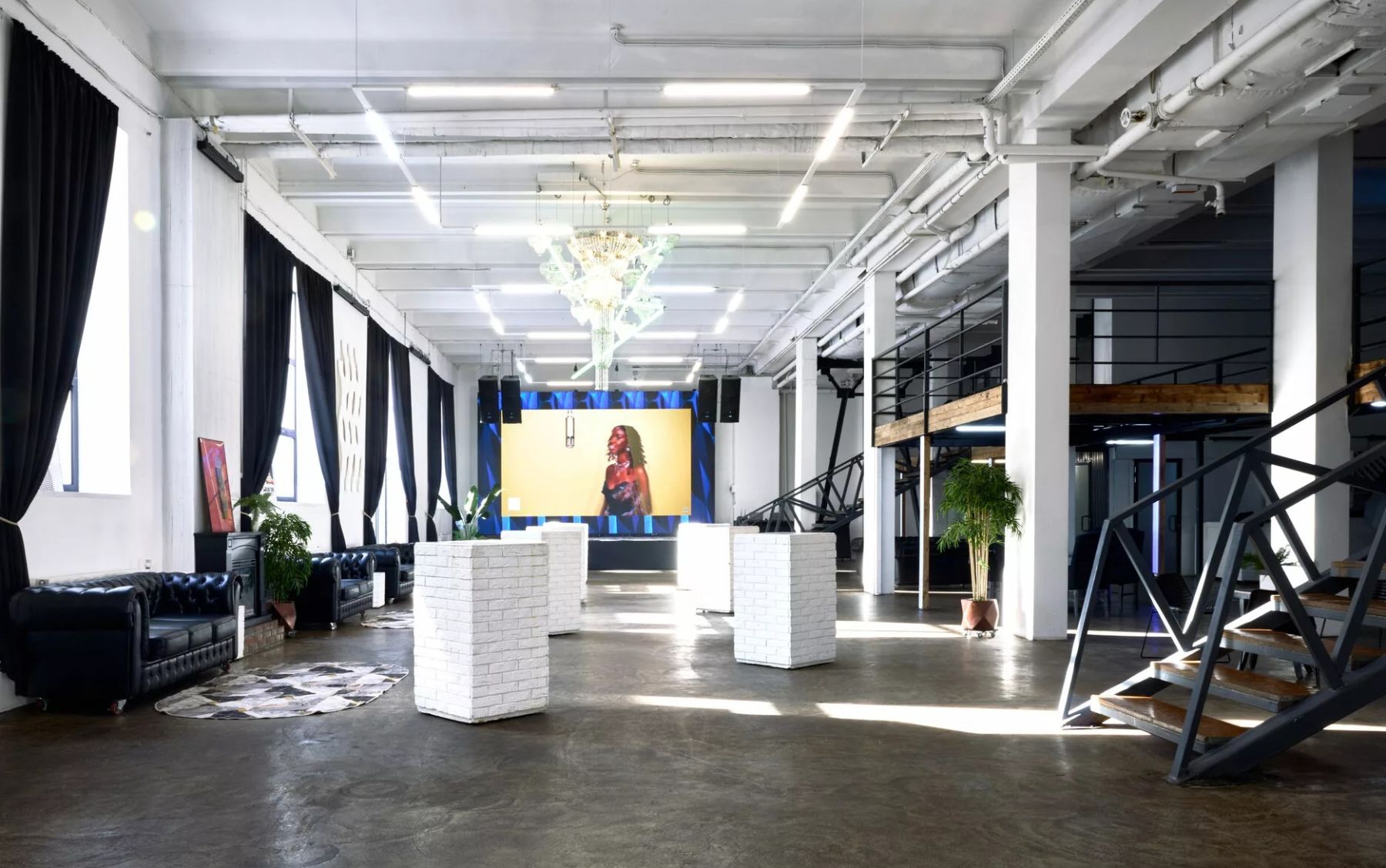 Современный Loft на Никитском бульваре - интерьер