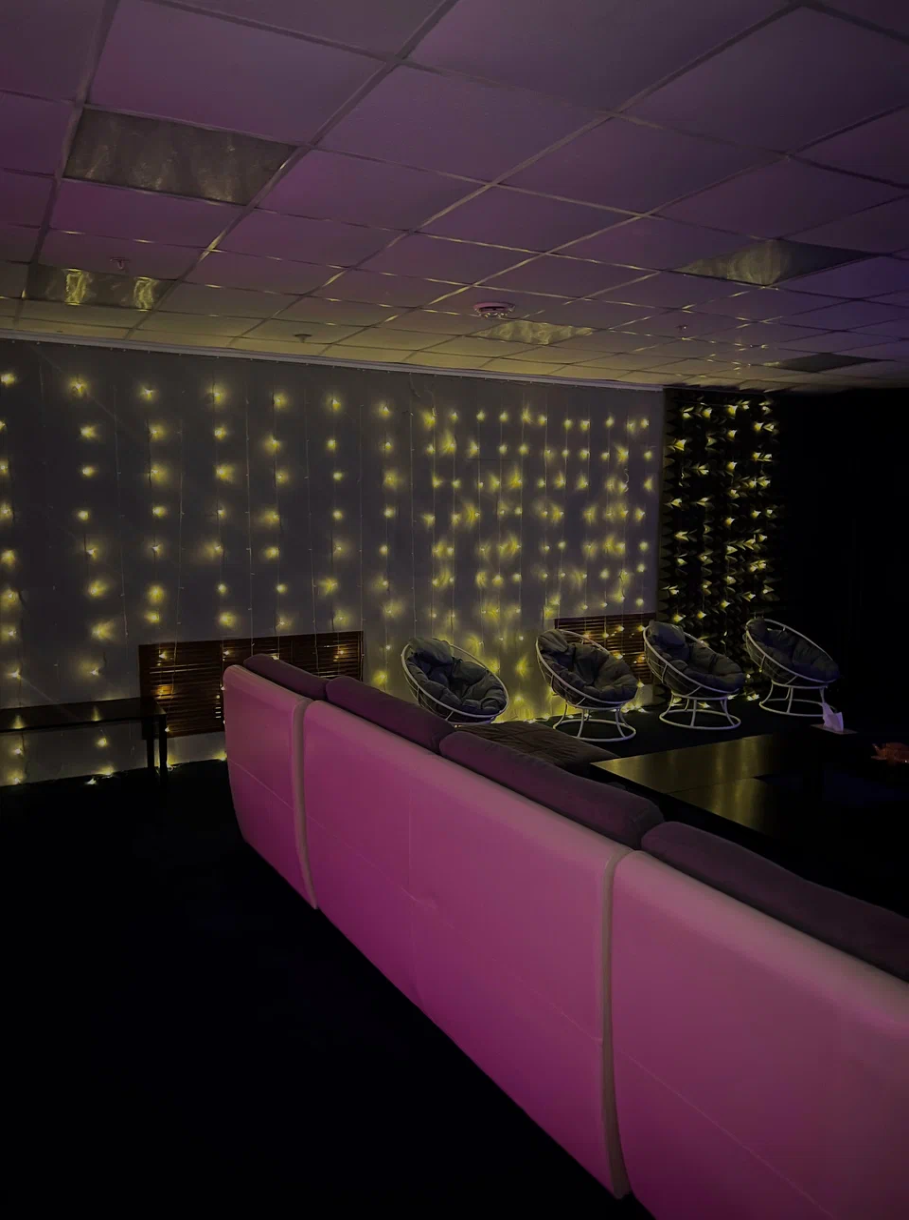 Современная барная стойка в лофте Chill