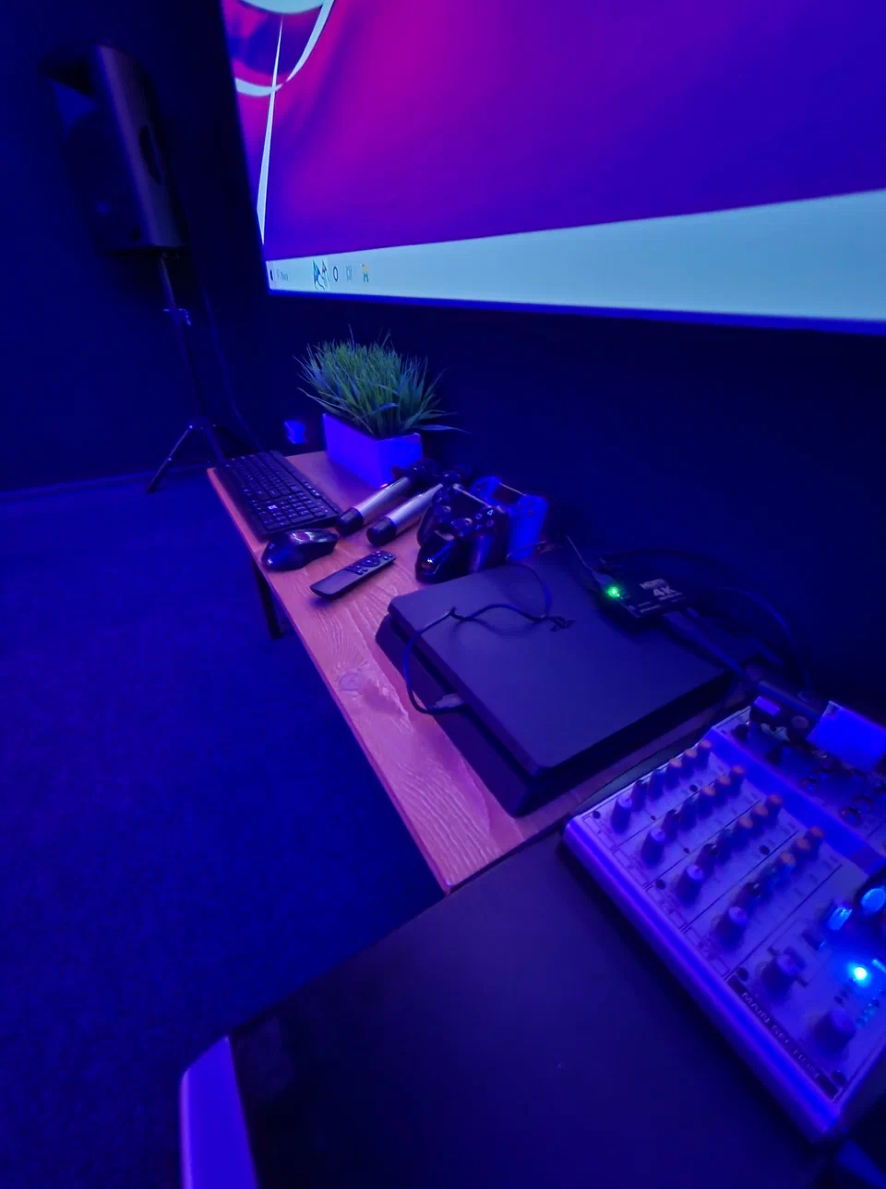 Световое оборудование в арт-пространстве