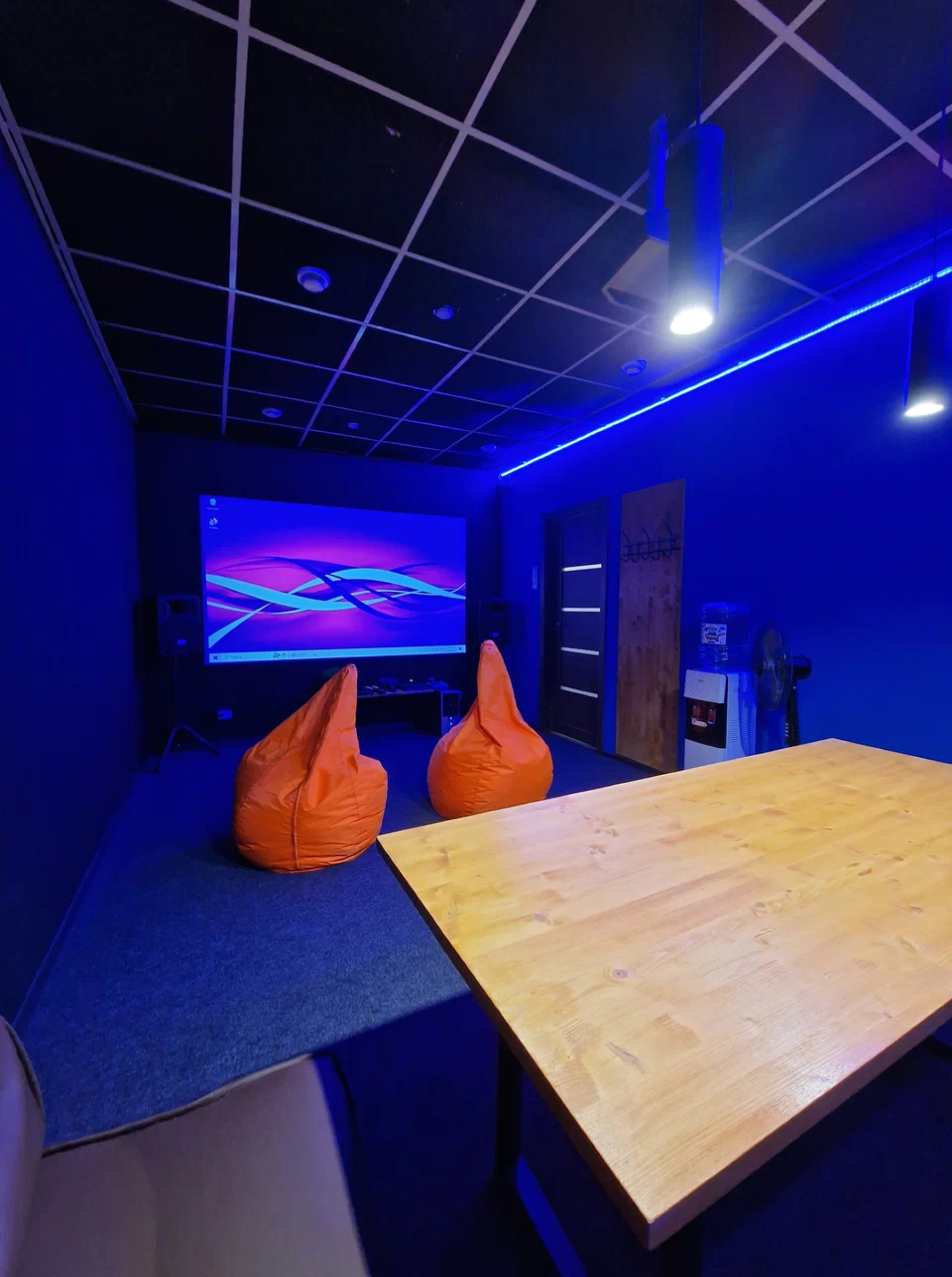 Мягкая мебель в арт-лофте