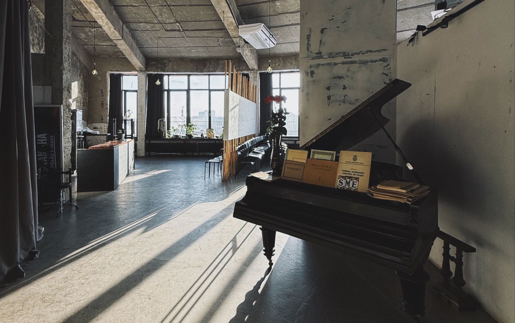 Культурное пространство Simple Music - уютная атмосфера