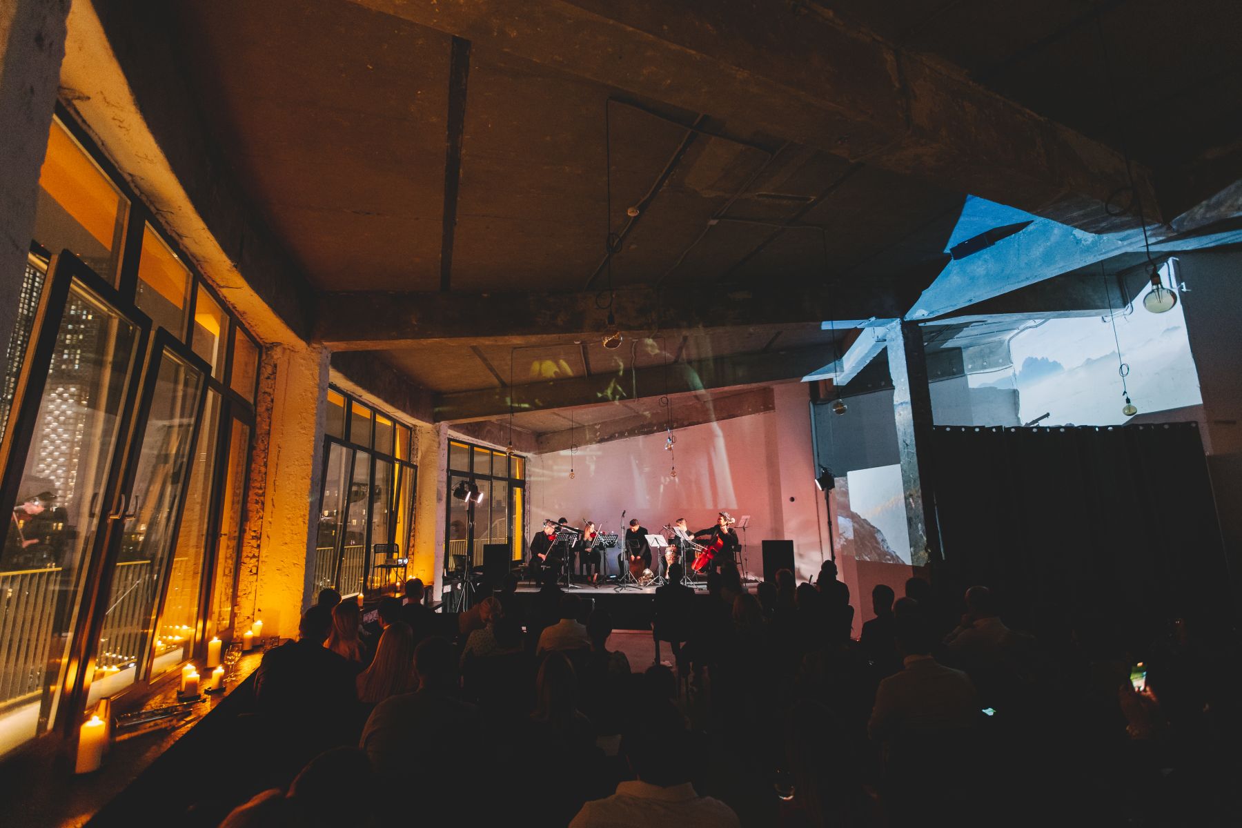 Зал для мероприятий в Доме Simple Music