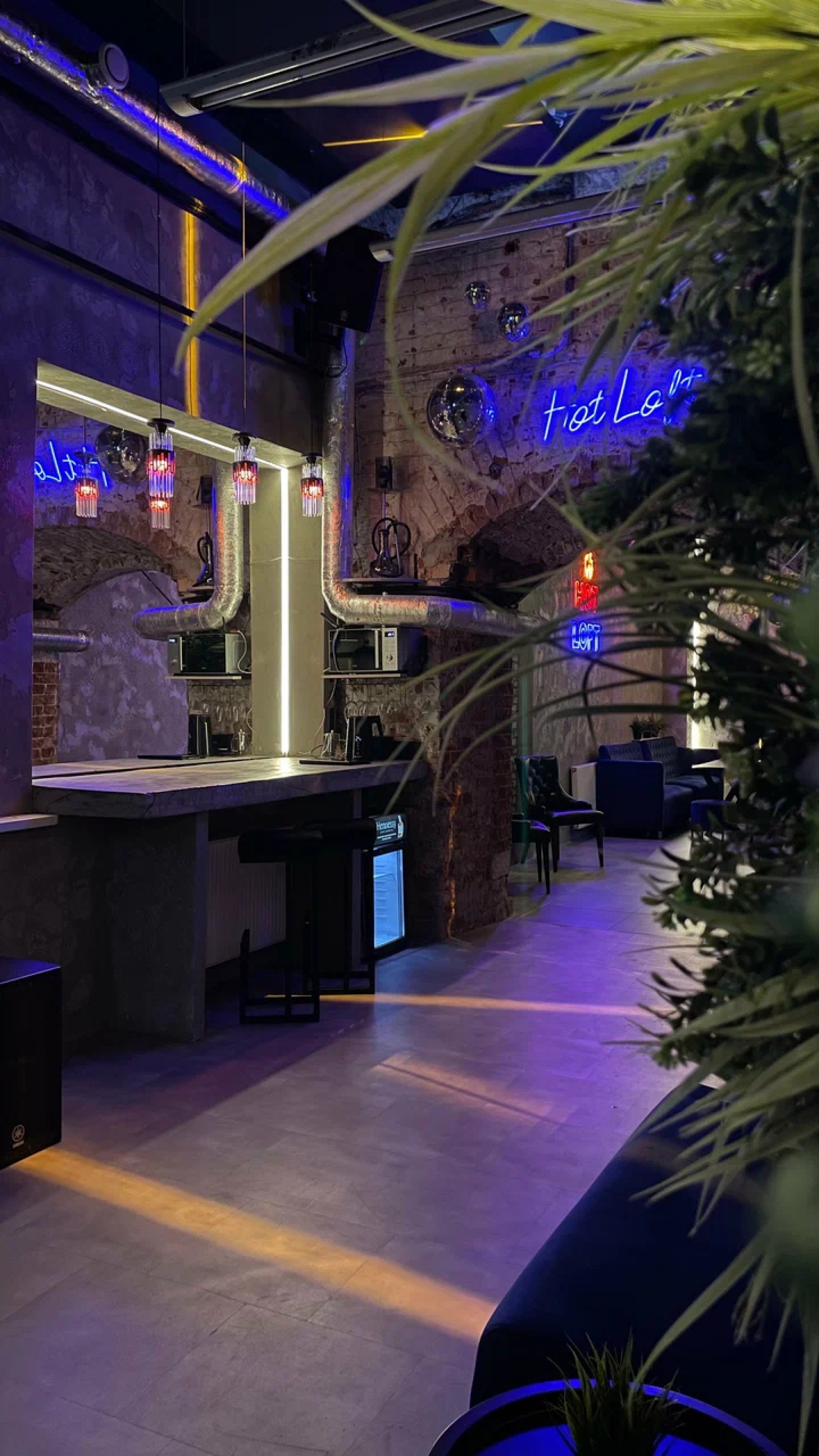 Уютный лофт с барной стойкой