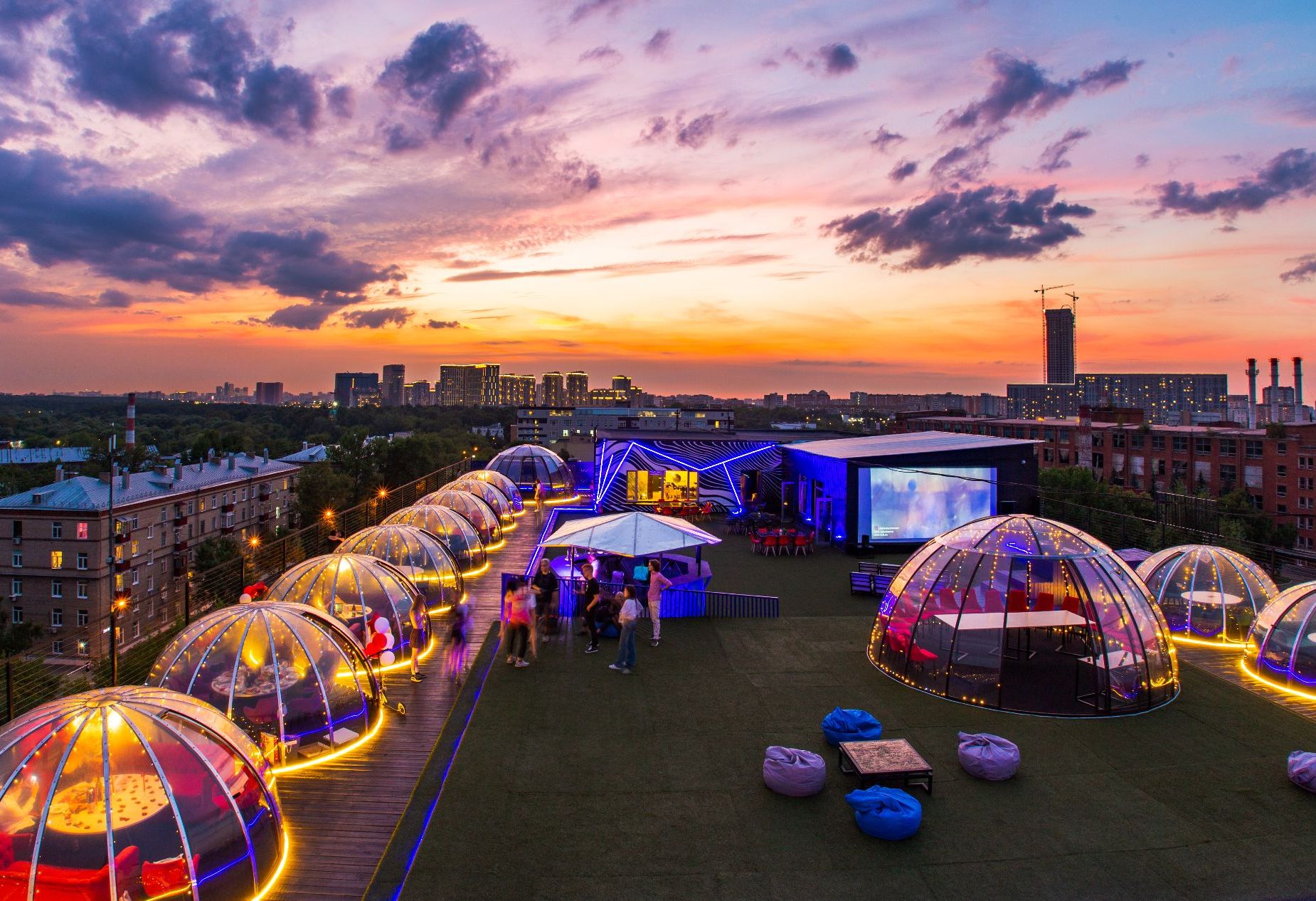 Уютный шатер для романтических встреч