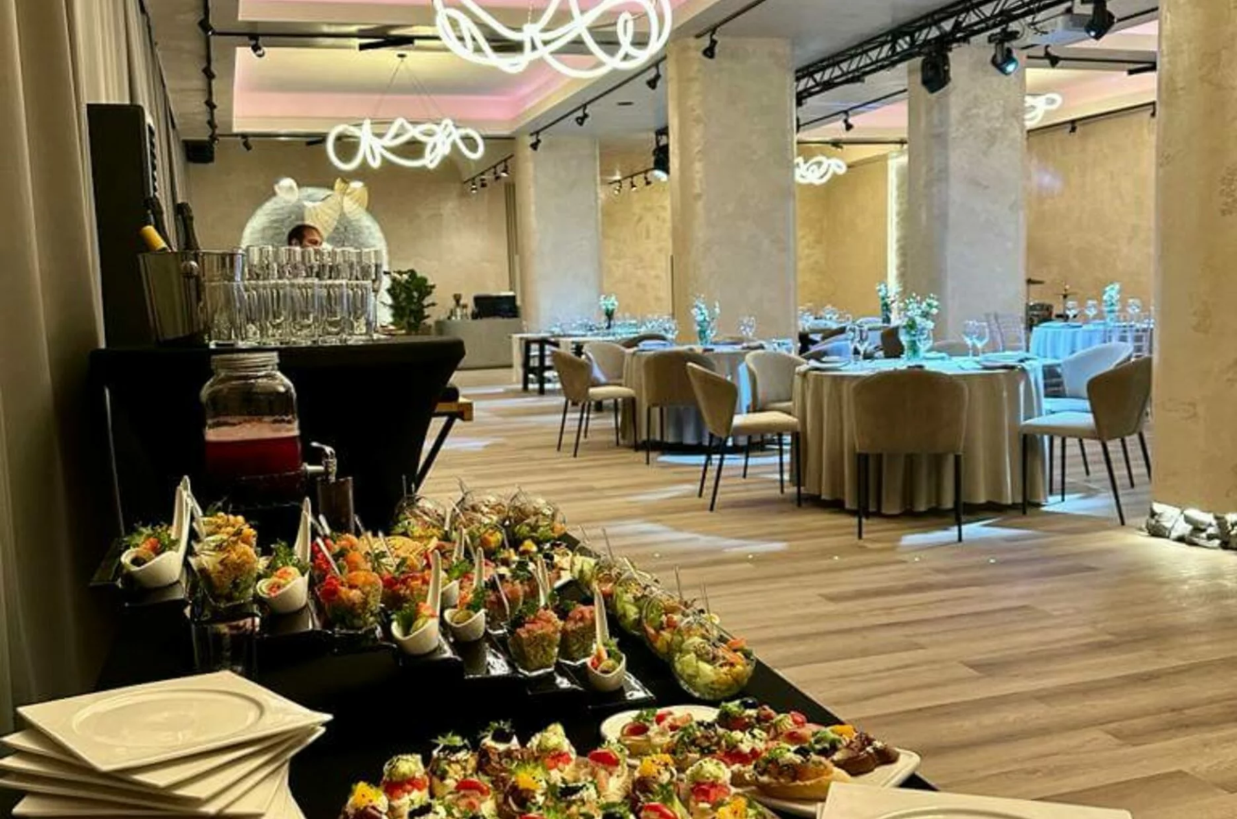 Зал для мероприятий в стиле Шале