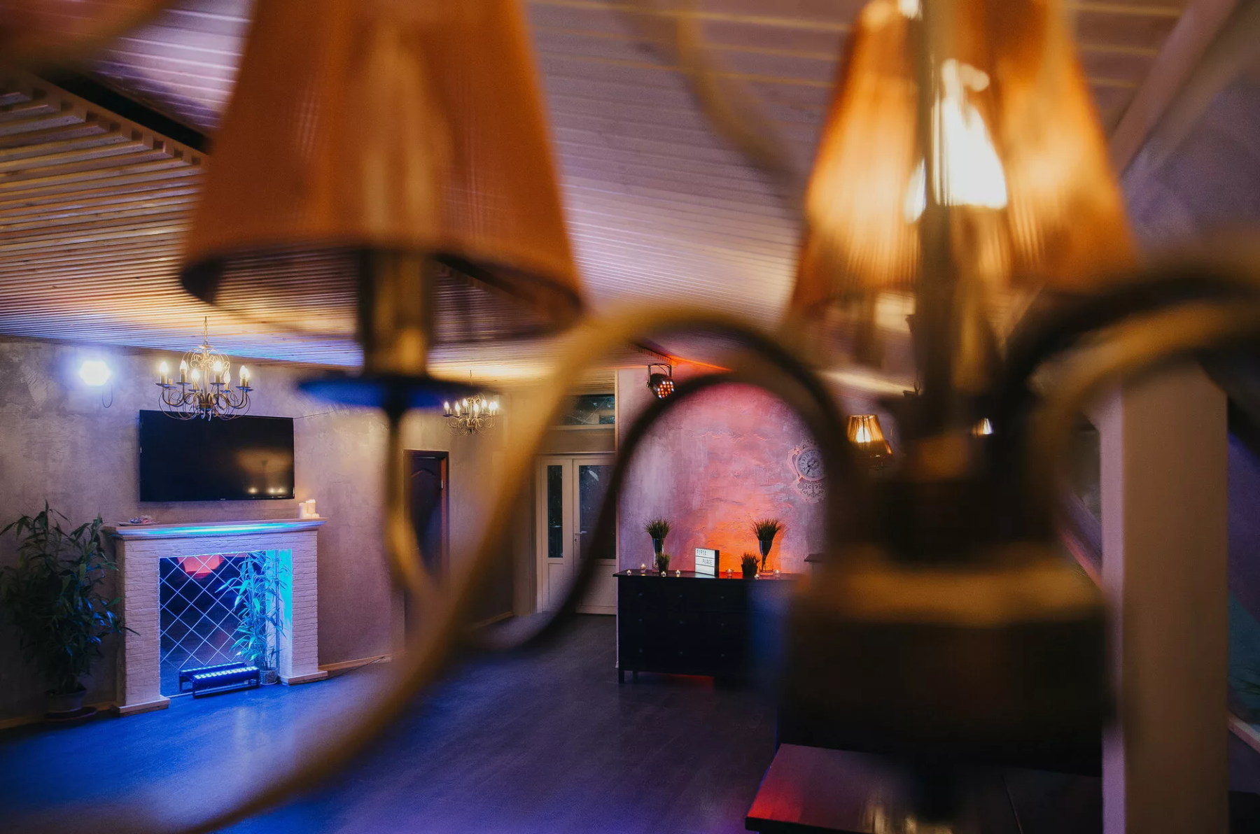 Стильный банкетный зал для свадеб и вечеринок