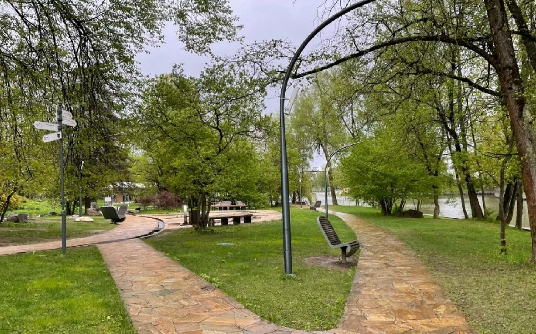 Грузинский сквер ВДНХ - вид на площадку