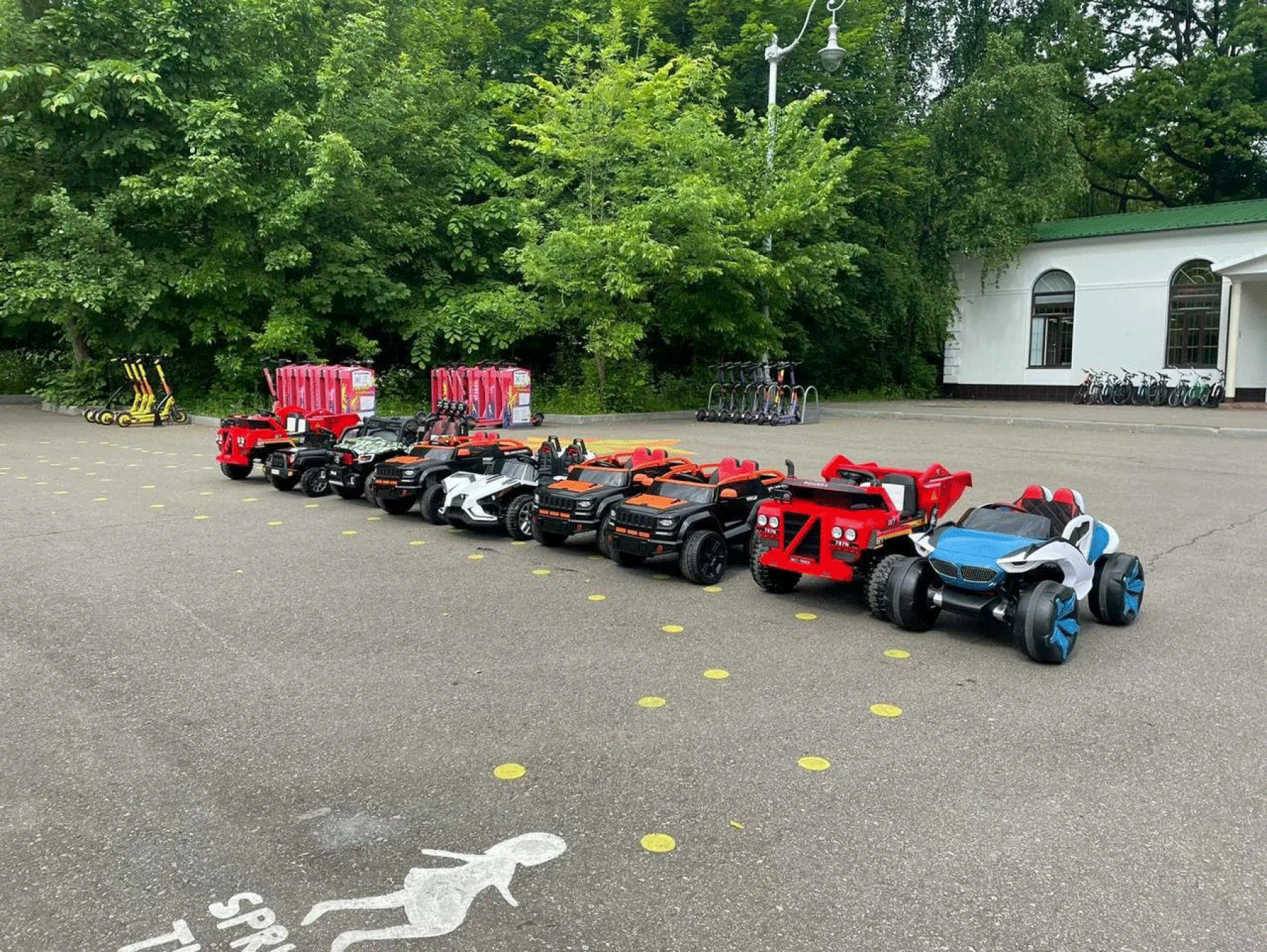 Грузинский сквер ВДНХ - уютная обстановка