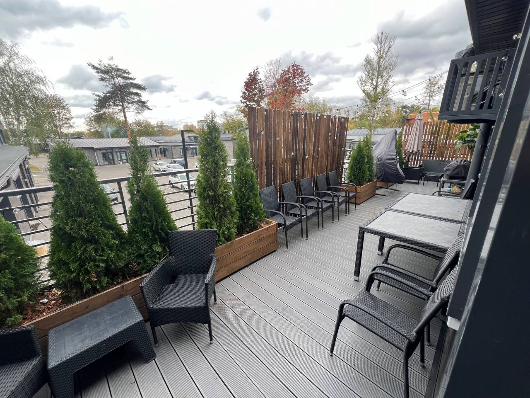 Стол для настольных игр в лофте