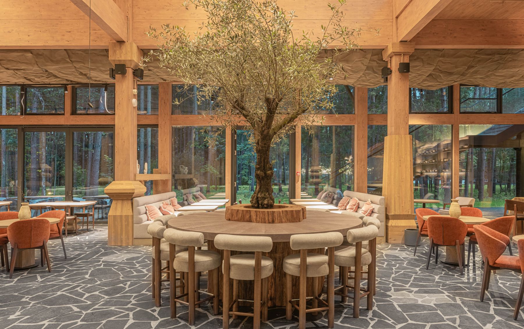 Загородная площадка Бор - панорамные окна