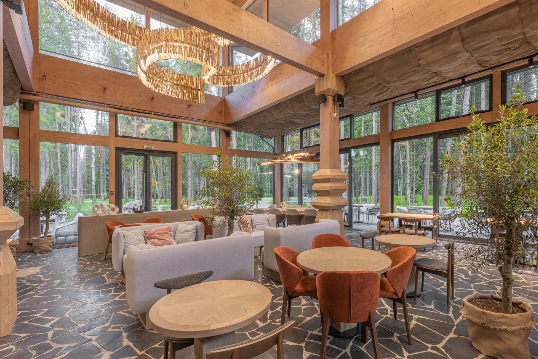 Интерьер загородного центра мероприятий Бор