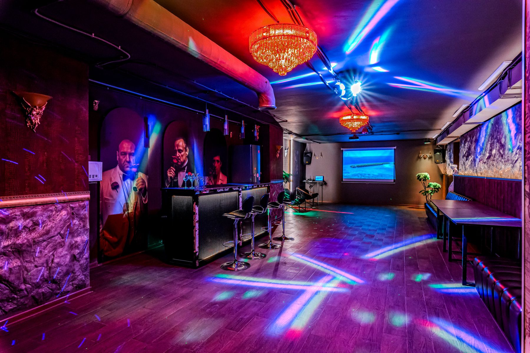 Просторный зал для вечеринок