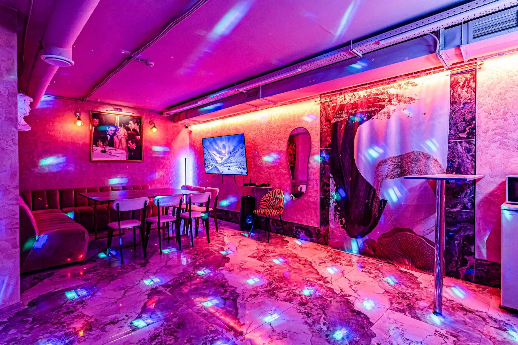 Большой экран для презентаций и мероприятий