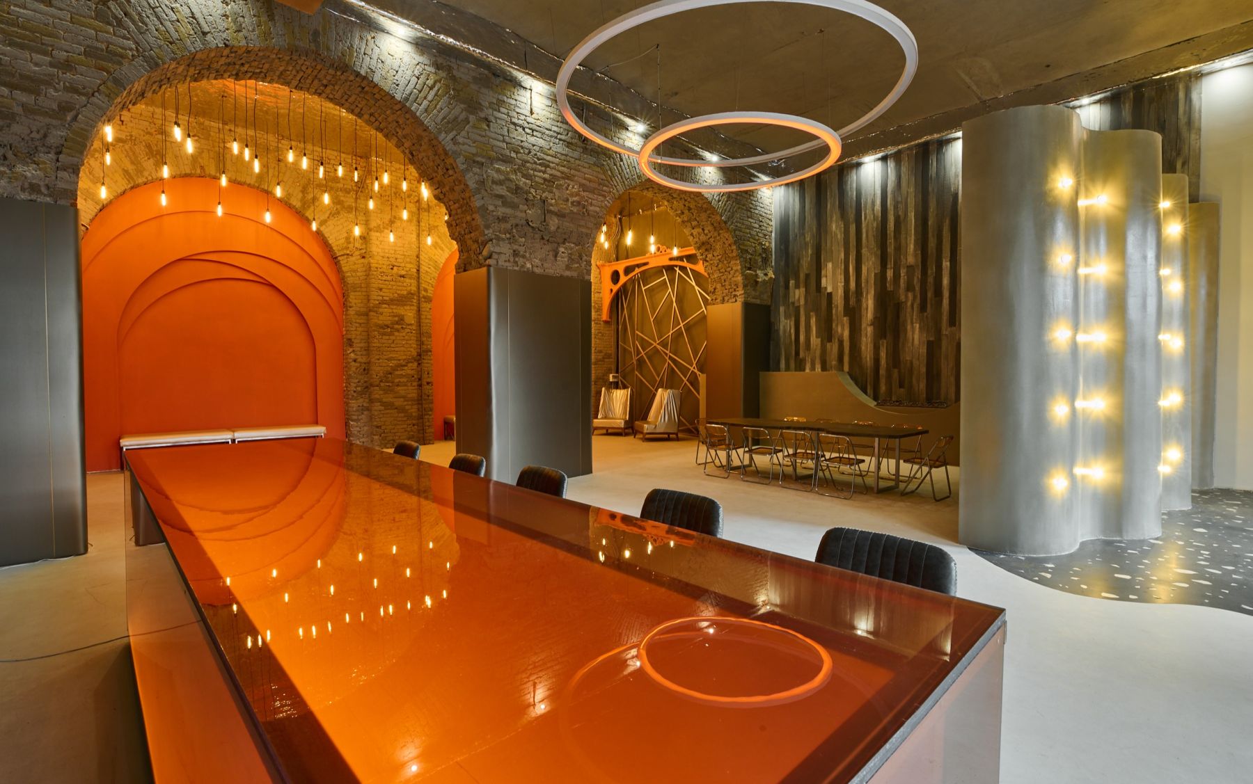 Стильный лофт с кухонным островом в Санкт-Петербурге