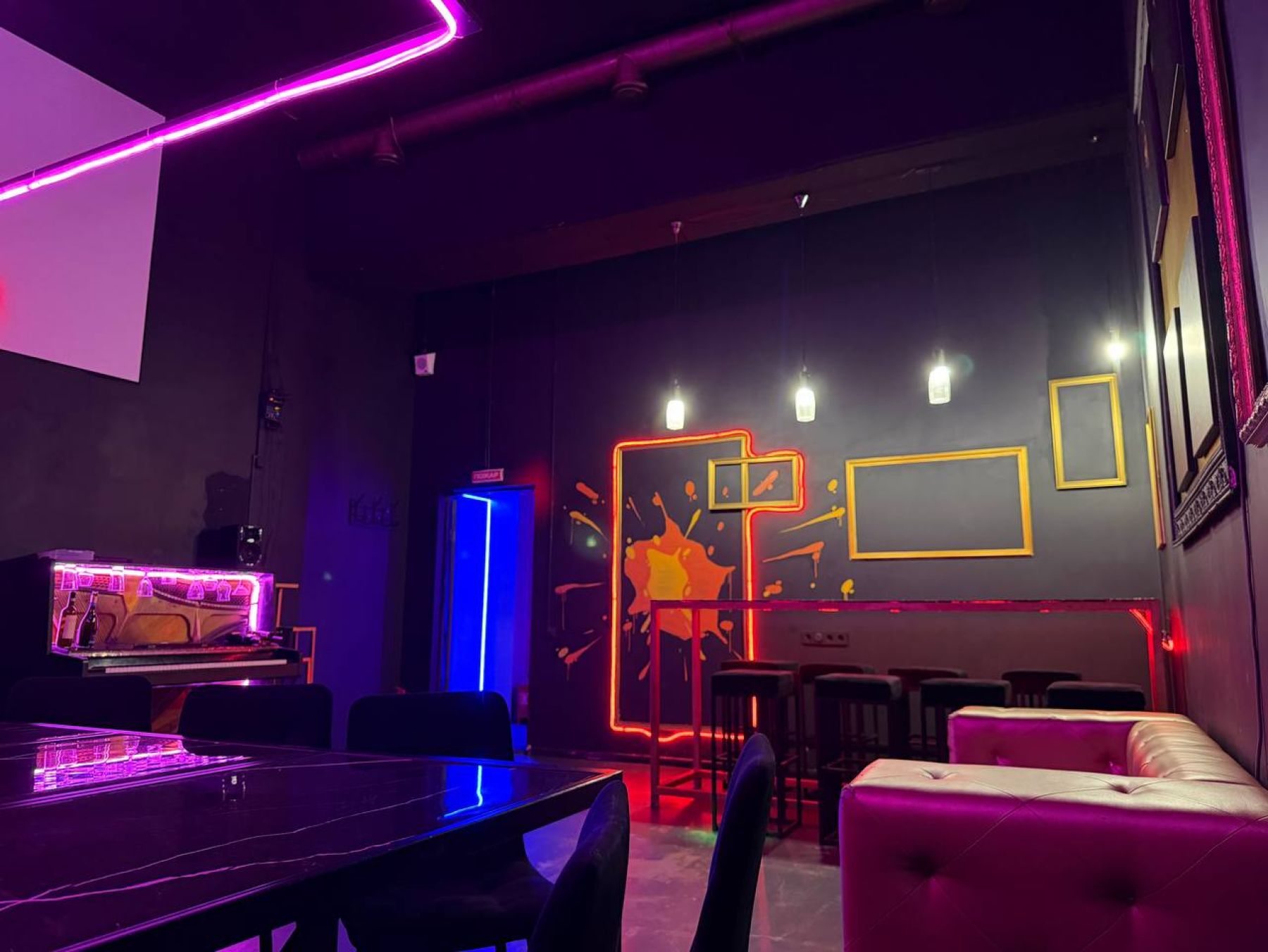 Зона для мероприятий в арт-лофте ATELIER