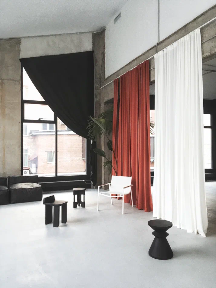 Фото площадки Просторный Зал 3 фотостудии Prostranstvo в стиле лофт с панорамными окнами: изображение 4