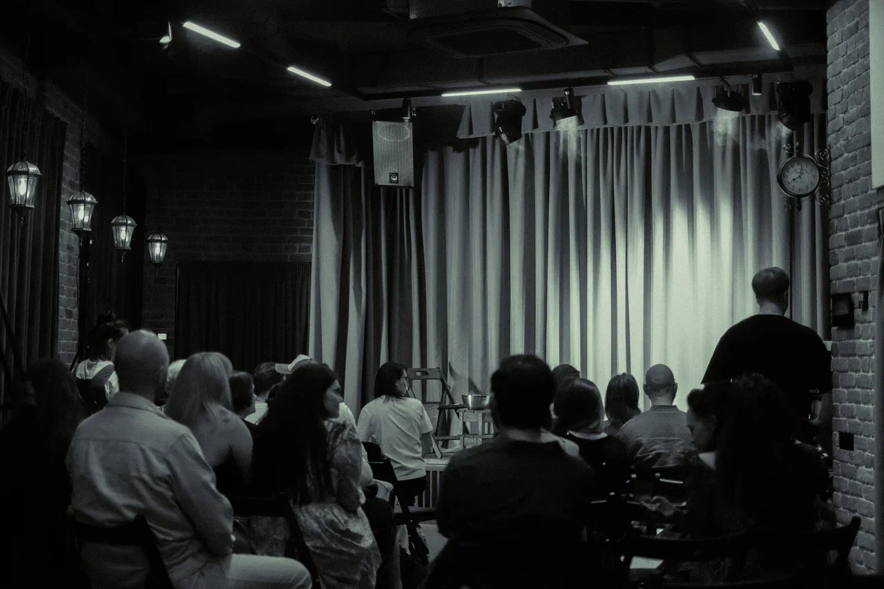 Фото площадки Креативный лофт с театральной сценой и камином в Москве: изображение 3