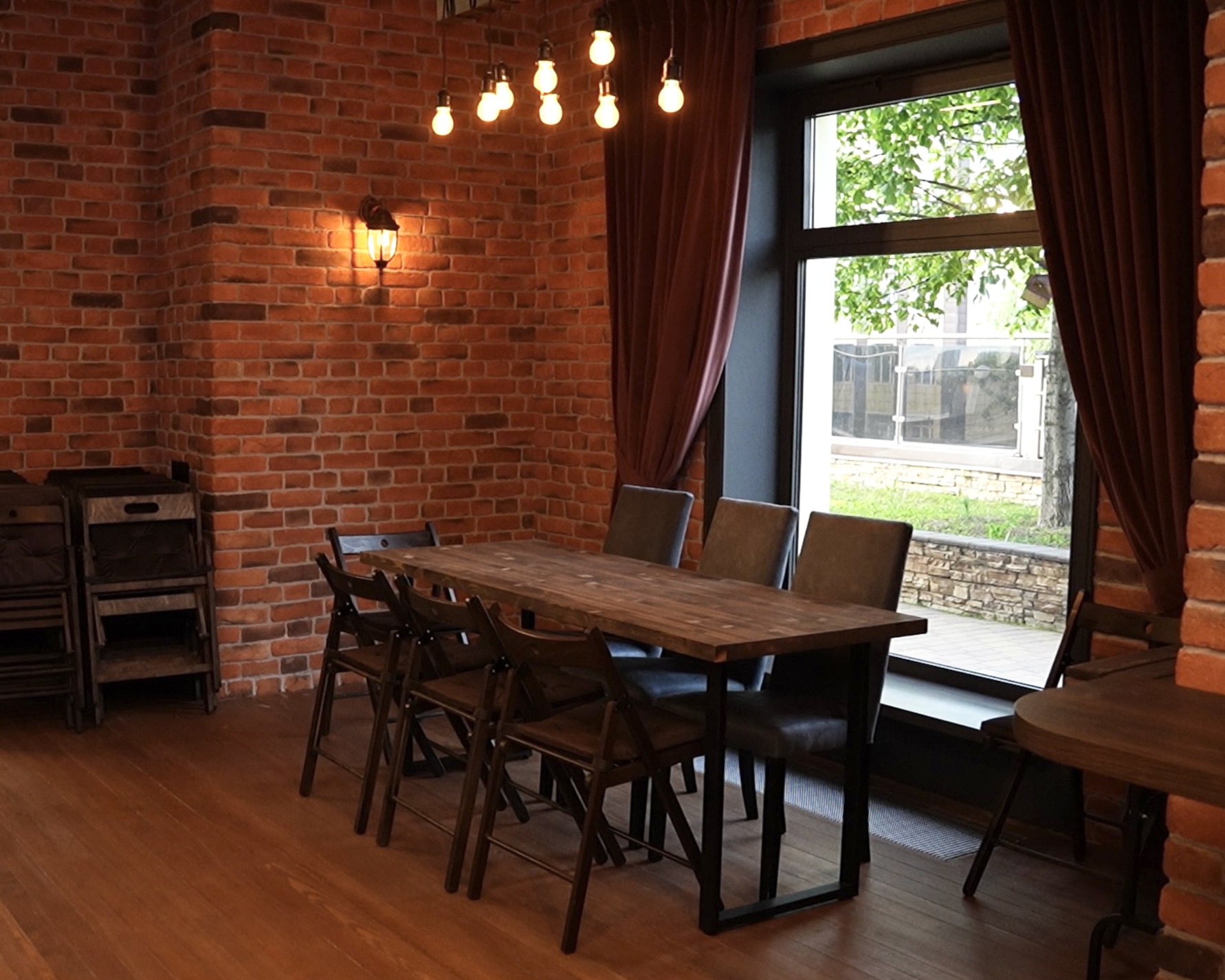 Фото площадки Креативный лофт с театральной сценой и камином в Москве: изображение 5