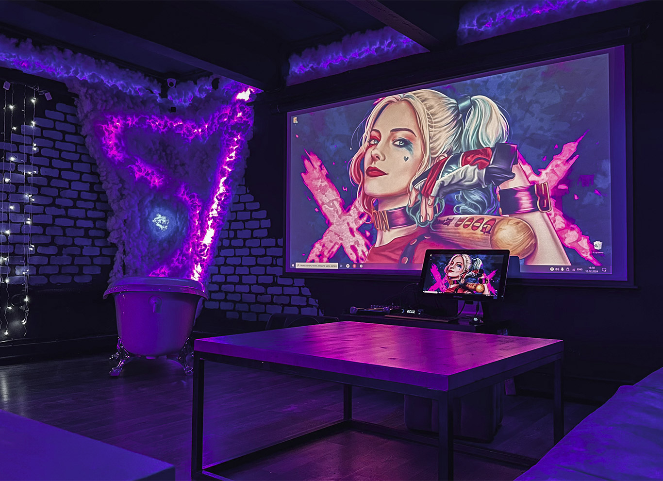 Фото площадки Good girl: лофт с барной стойкой из розового меха, с караоке и PS 4!!: изображение 3