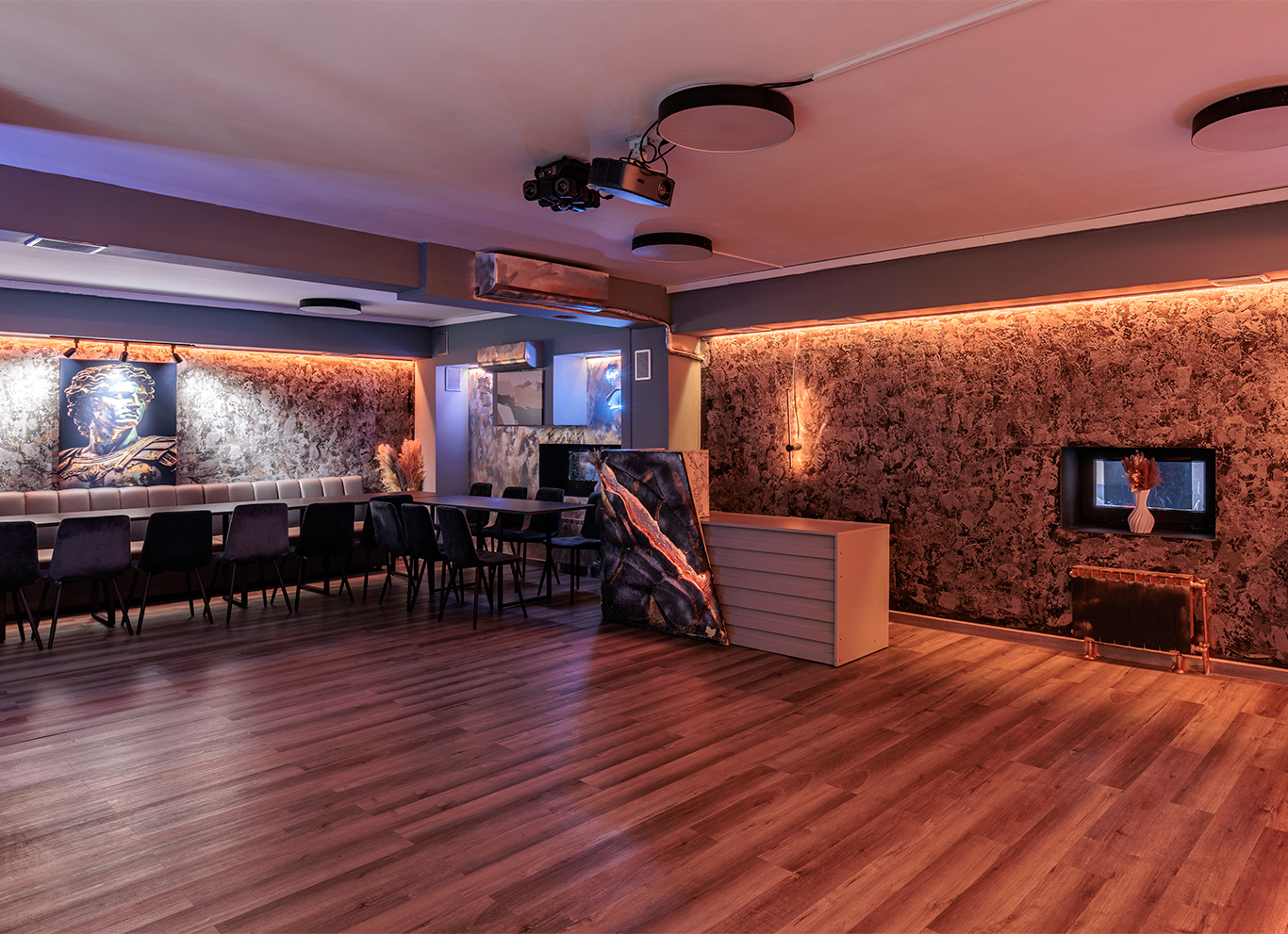 Фото площадки Crystal Loft на Менделеевской с караоке и PS5: изображение 5